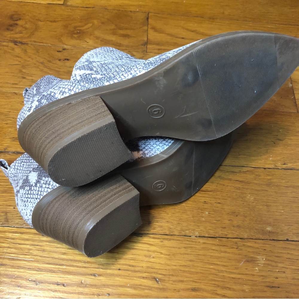 Universal Thread faux snake booties. Slip on size 6. - Picture 5 of 7